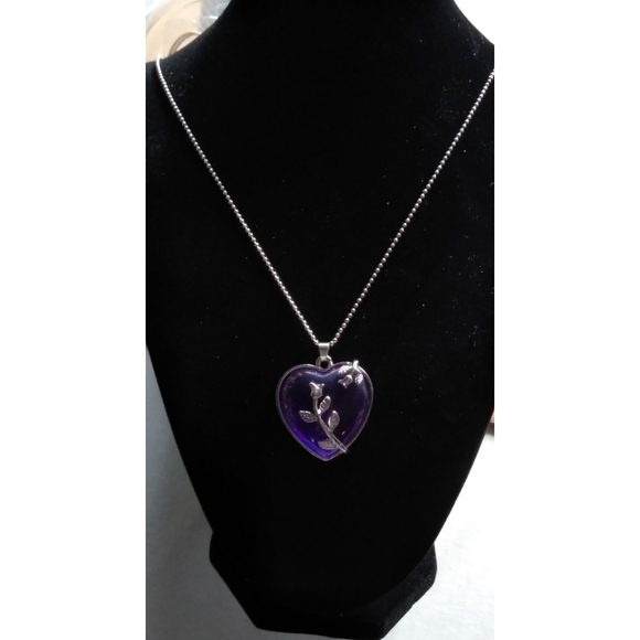 Purple Heart Stone Floral Silver Pendant Necklace - Picture 2 of 4